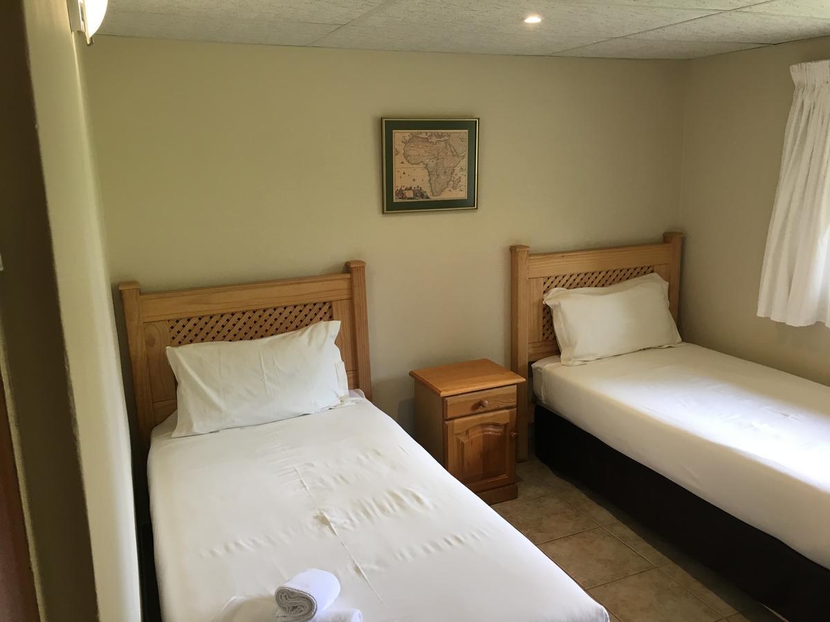 Dragon Peaks Mountain Resort Champagne Valley Esterno foto