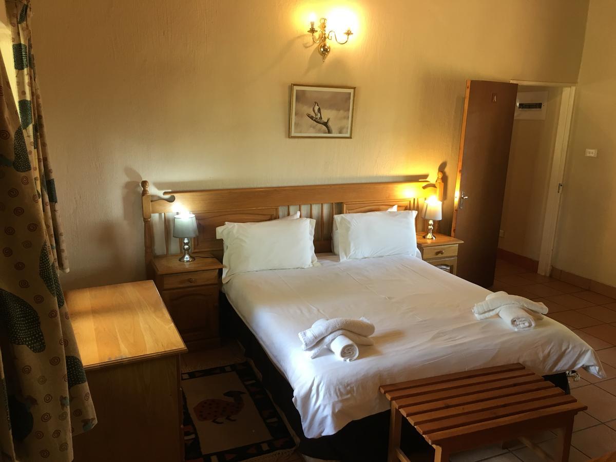 Dragon Peaks Mountain Resort Champagne Valley Esterno foto
