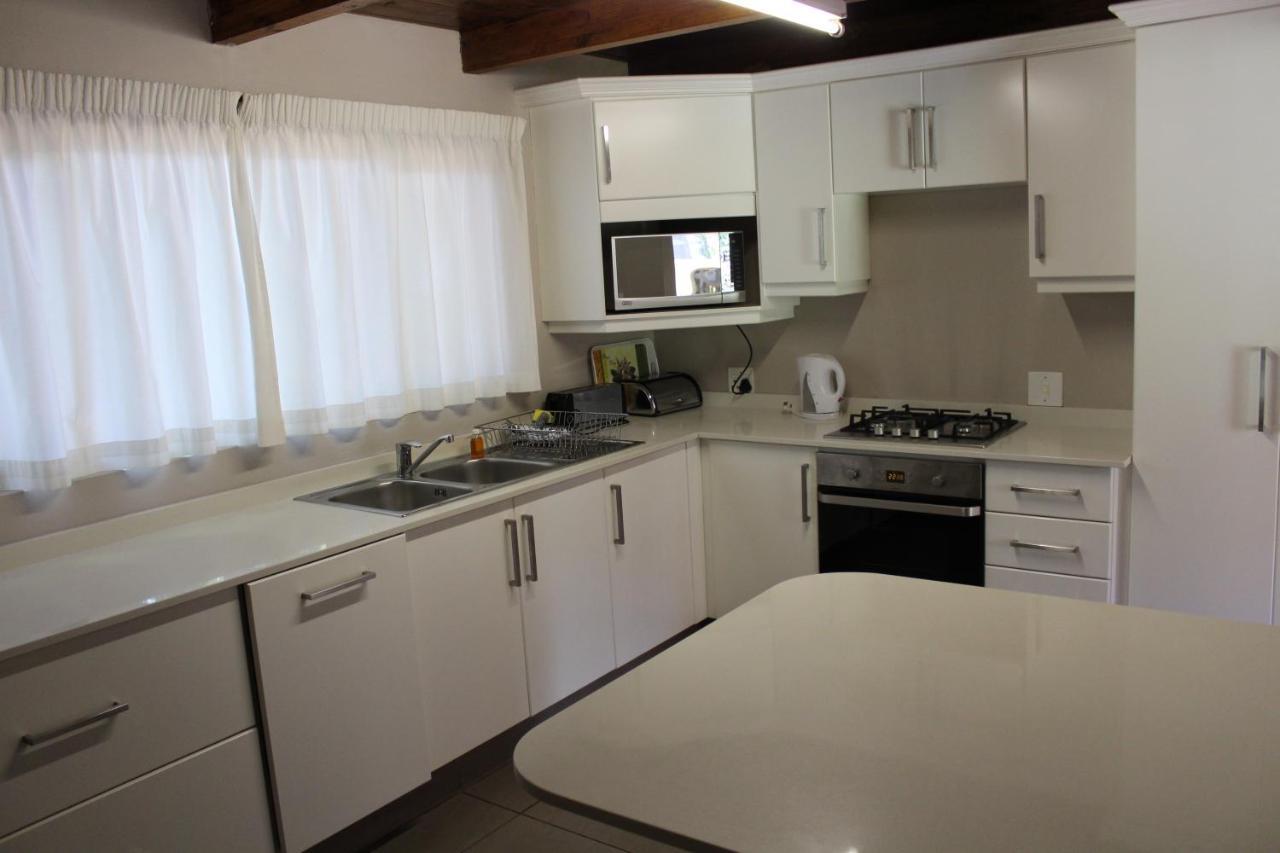 Dragon Peaks Mountain Resort Champagne Valley Esterno foto