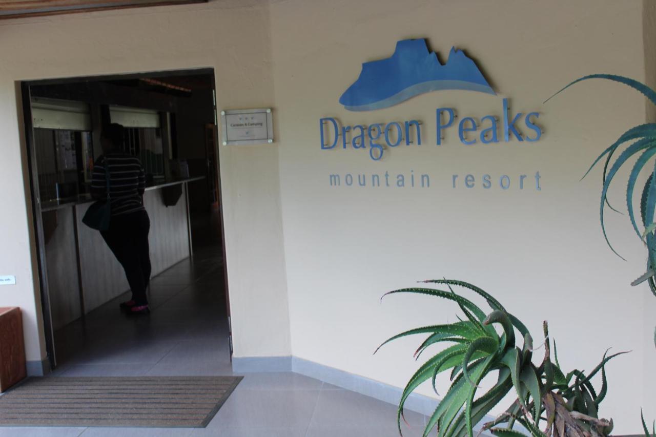 Dragon Peaks Mountain Resort Champagne Valley Esterno foto